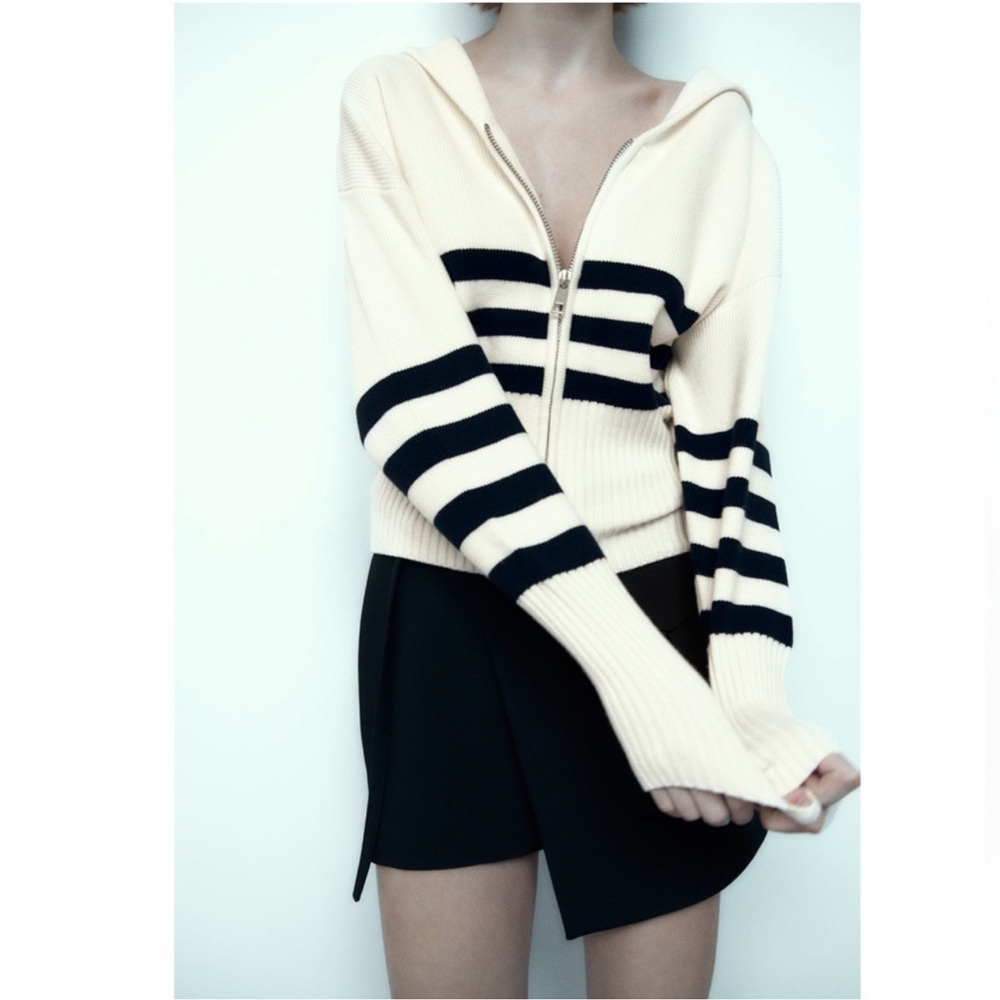 Zara women’s zip up sweater